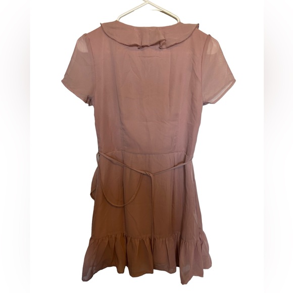 Wild Blue Sadie Robertson Blush
Pink Dress With Ruffled Detail Tie
Waist size S - Picture 2 of 8